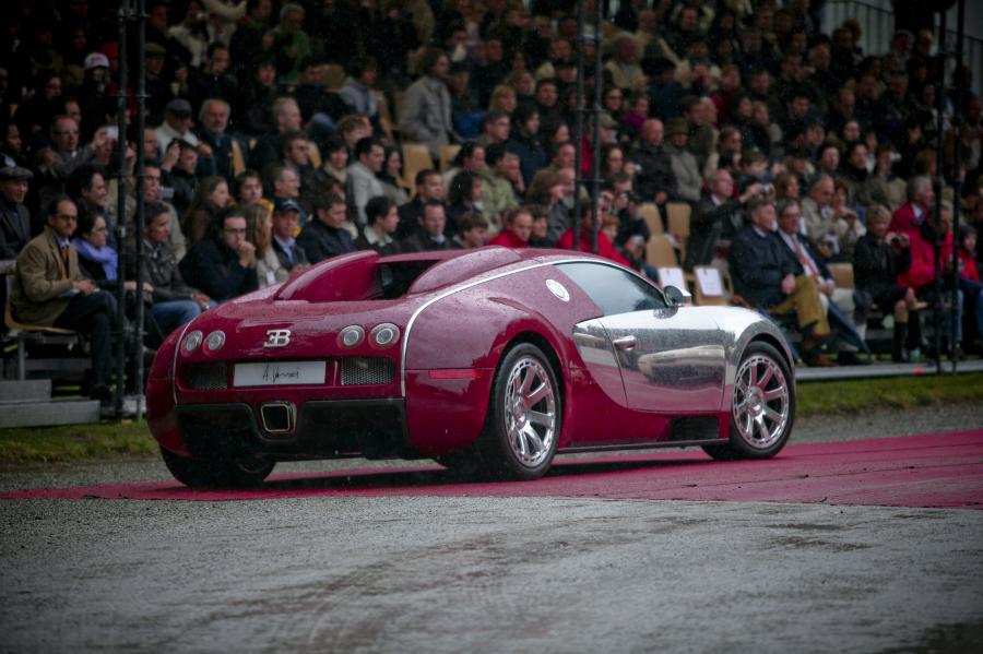  Bugatti Veyron 16.4 Centenaire 2009 года  (фото 2 из 130)
